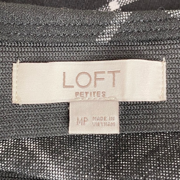 Loft elasticized waist A-lined black skirt - Picture 6 of 7